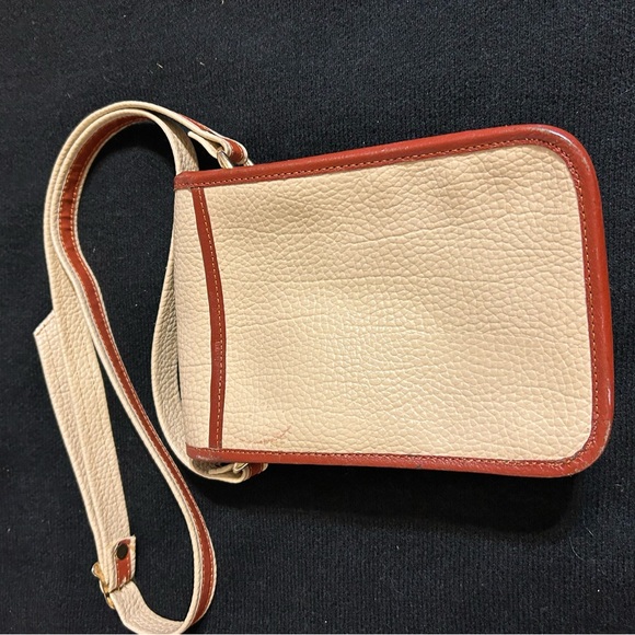 Elegant Cream and Brown Leather Crossbody Bag - Picture 6 of 16